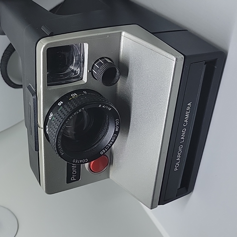 Polaroid Camera - Picture 3 of 7